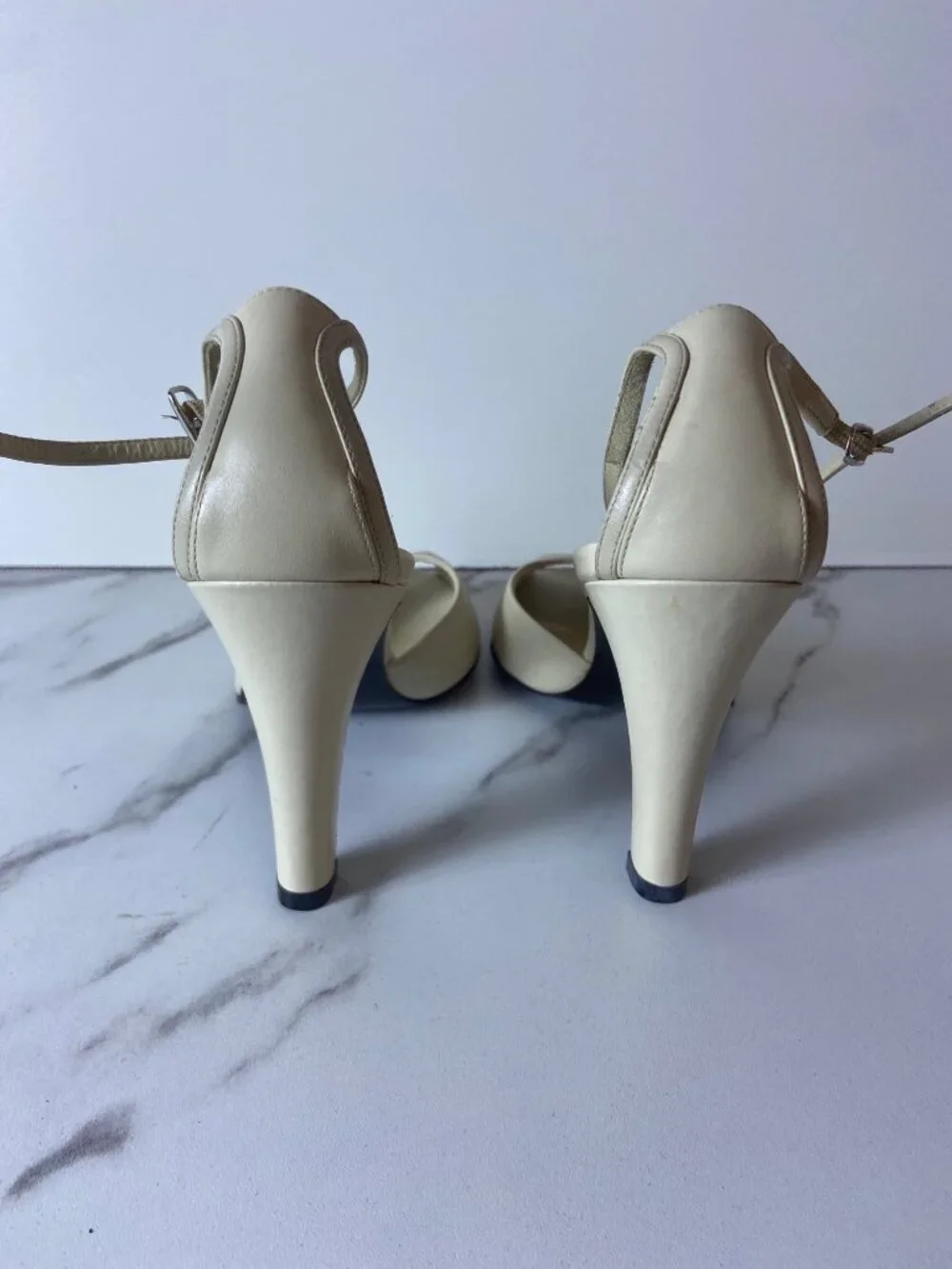 Calvin Klein Womens Peep-Toe Cream Heels With Ankle Strap Size 6 4-Inch Heel Mad